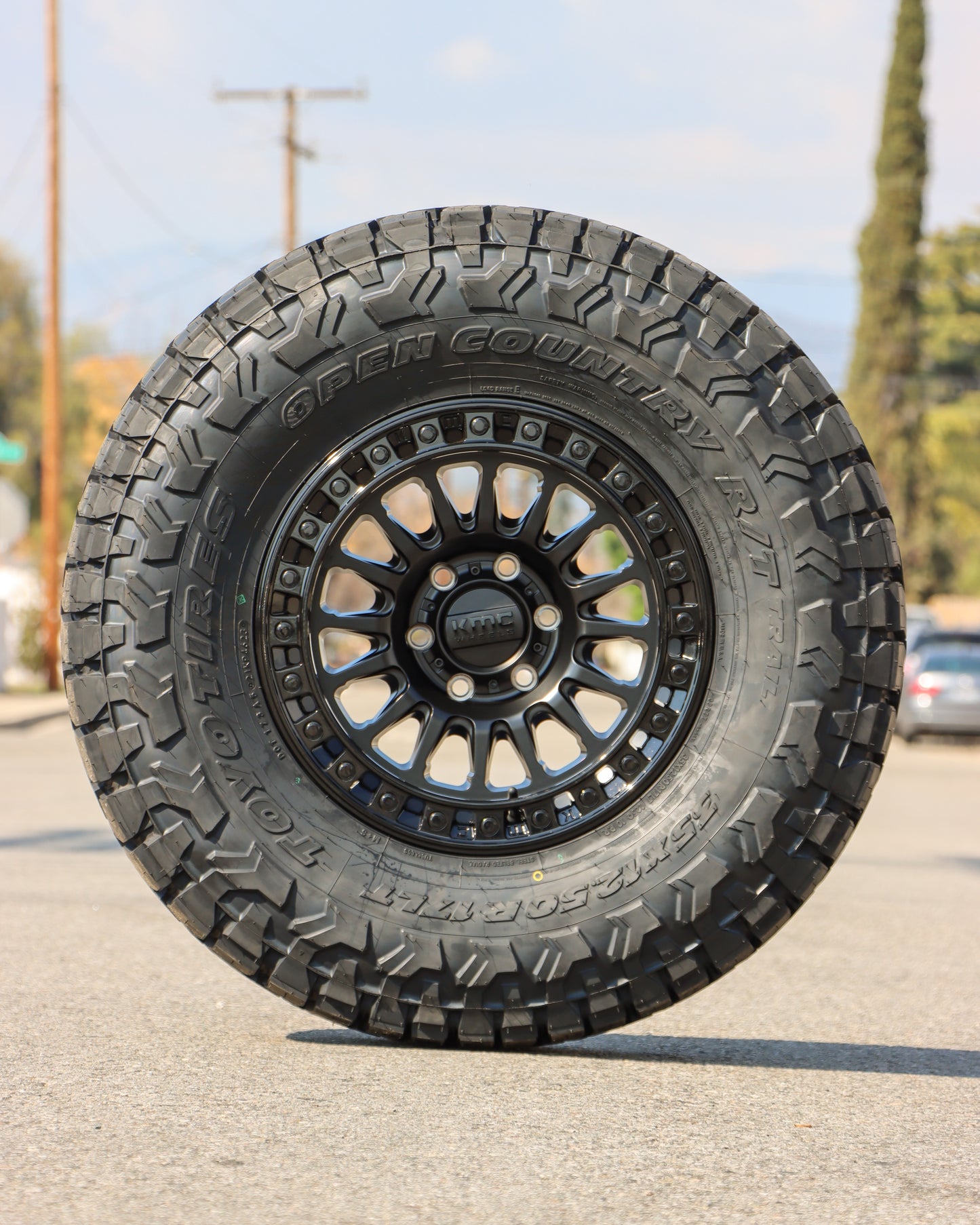 KMC IMS X Toyo RT Trail