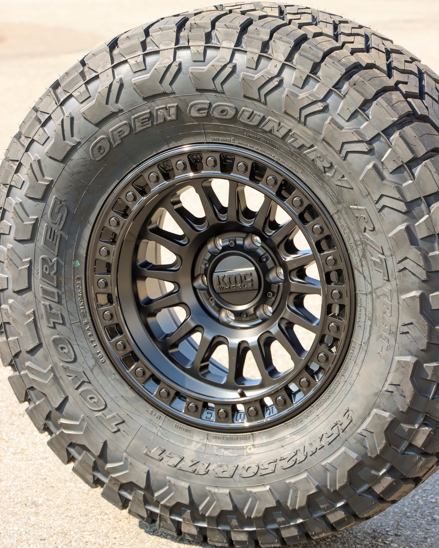 KMC IMS X Toyo RT Trail