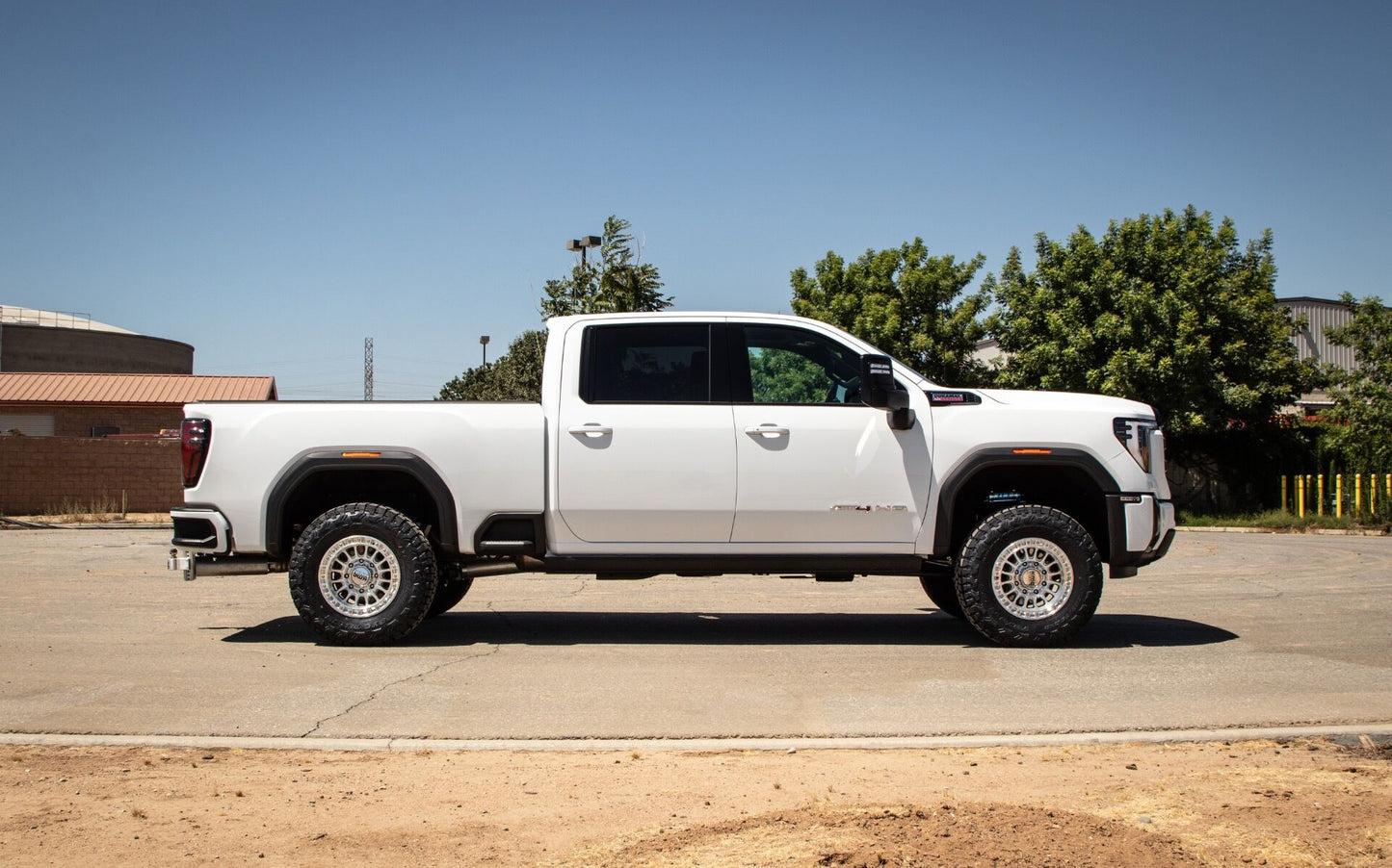 Cognito 3-Inch Elite Leveling Kit w/ King 2.5 Reservoir Shocks – Silverado/Sierra 2500/3500 (2020–2025, 2WD/4WD)