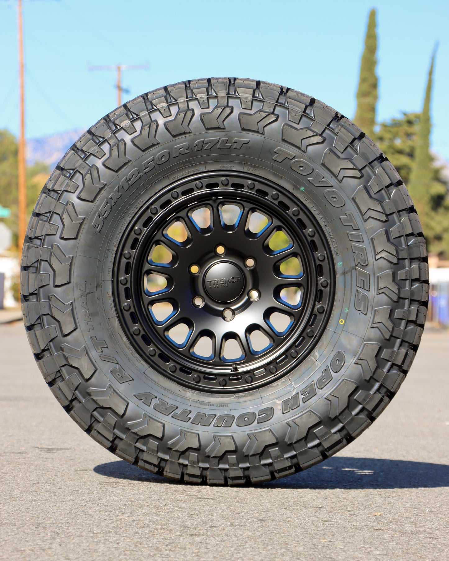 Tremor Aftershock 104 X Toyo RT Trail