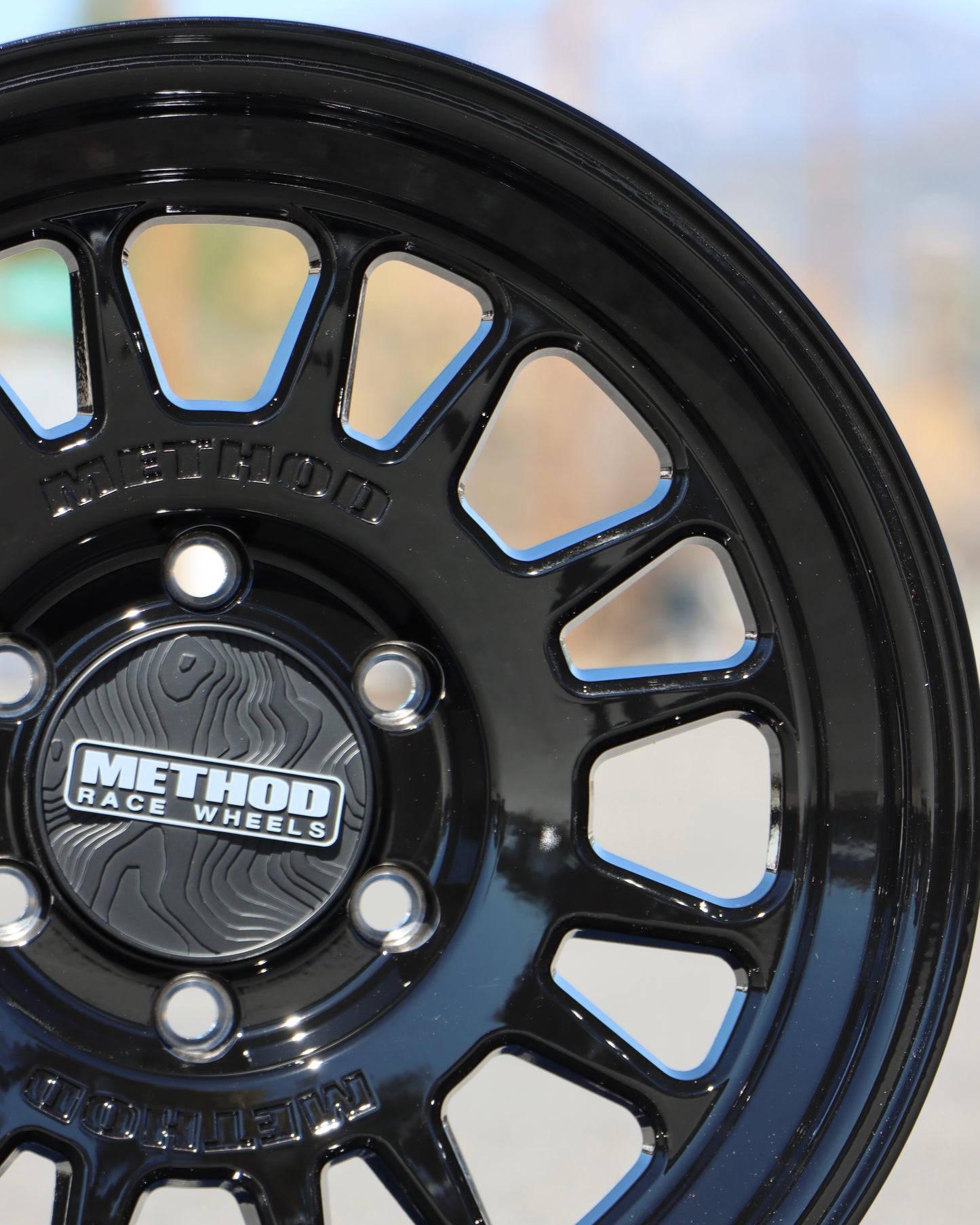 Close-up of the Method MR318 in a gloss black finish./