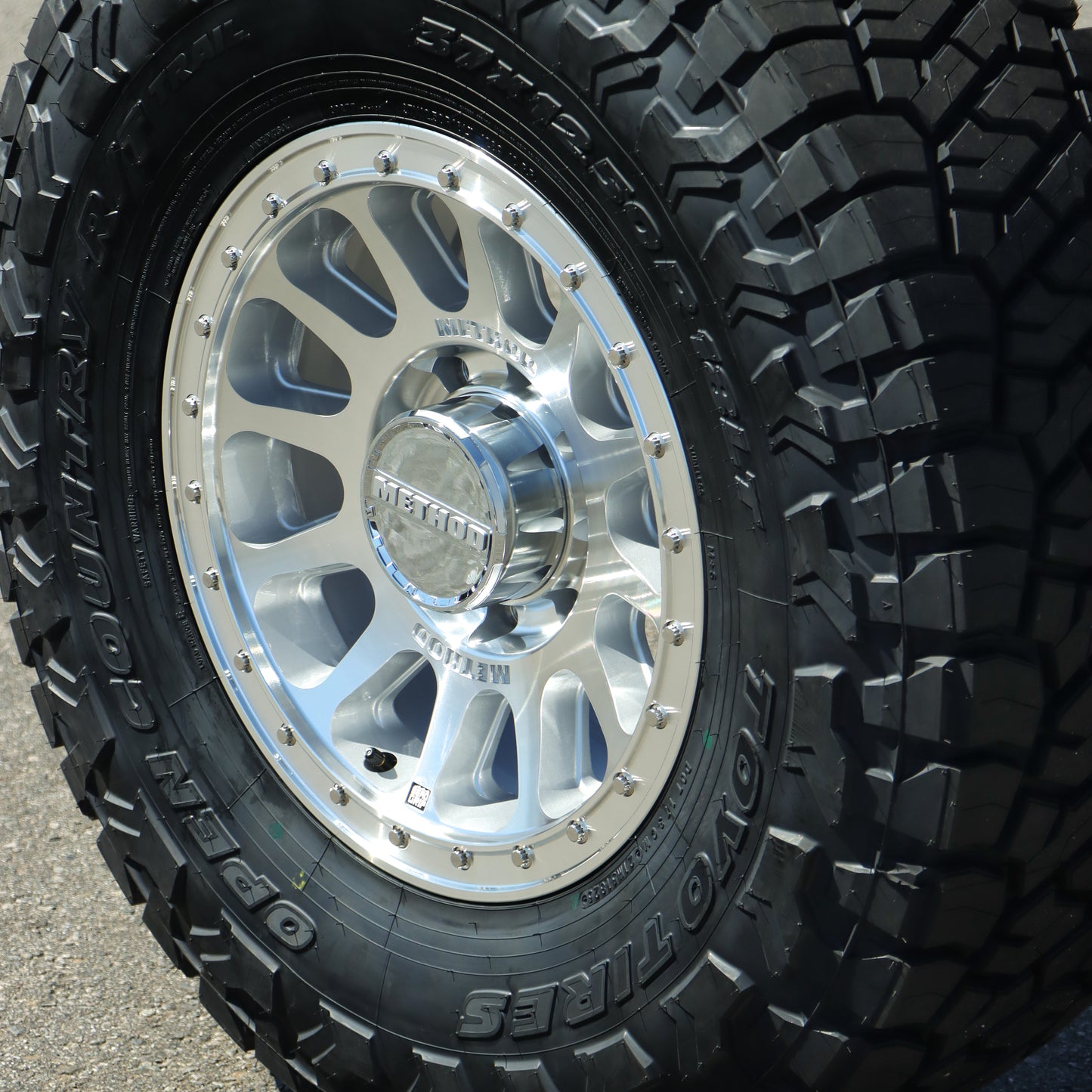 Method MR709 HD + Toyo R/T Trail Tire Package – Mounted & Ready