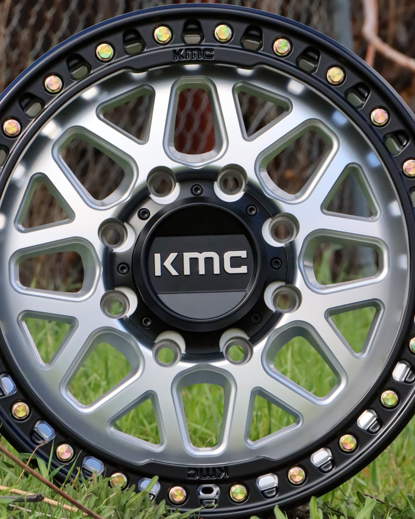 Close up of the KMC GRS Wheel in a machined finish w/ matte black lip.
